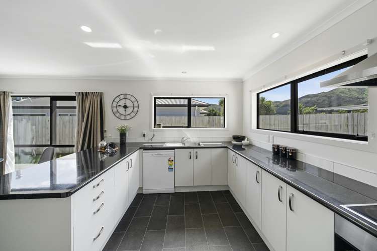 31a Grimsby Grove Wainuiomata_5