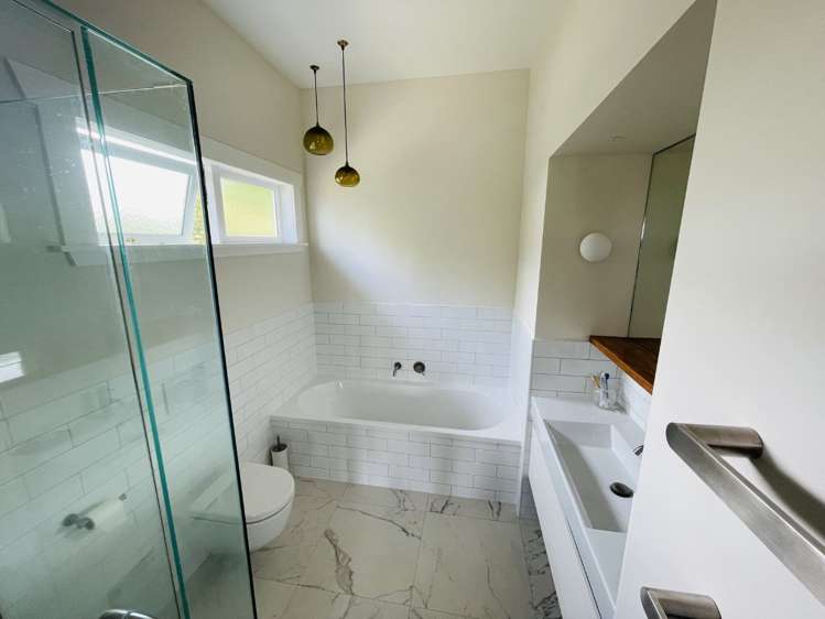 14 Hanlon Crescent Narrow Neck_12