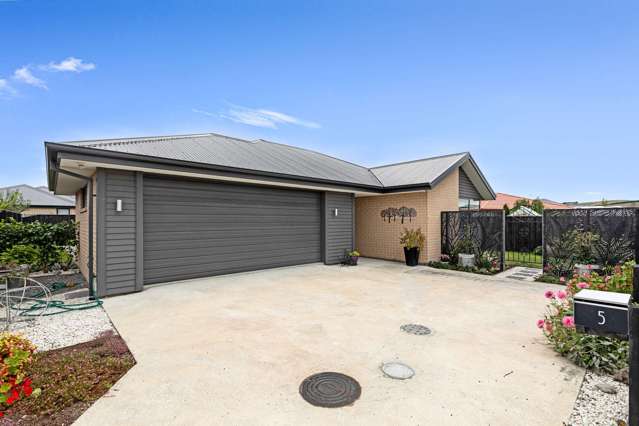 Just Perfect, with Gorgeous Gardens on Burke Lane