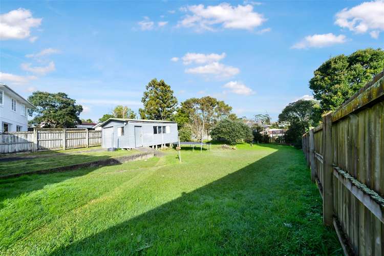 8 Glen Marine Parade Glendene_10