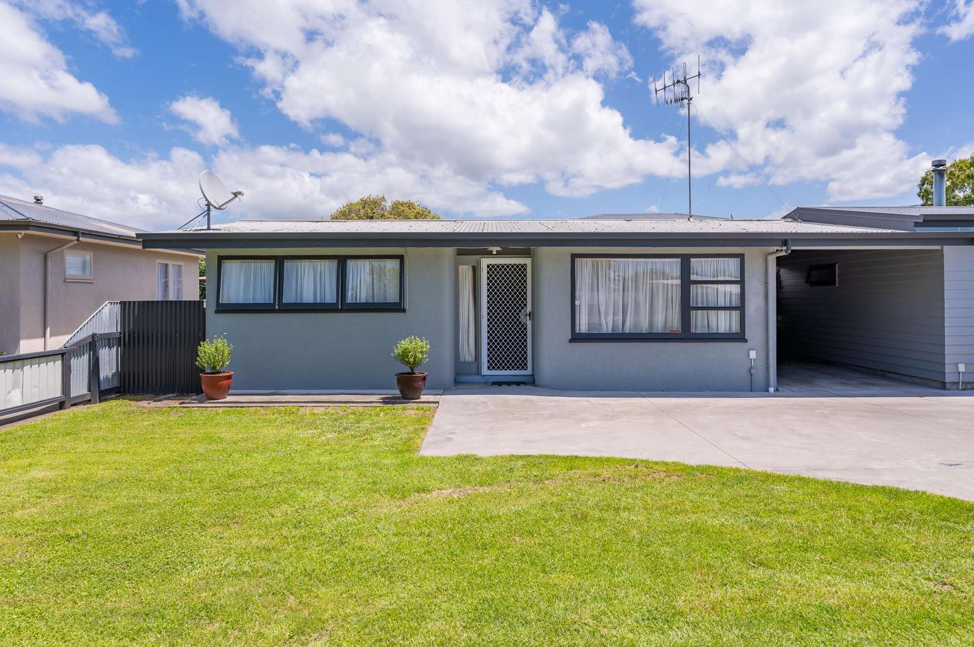 25A Riverbend Road Onekawa_0