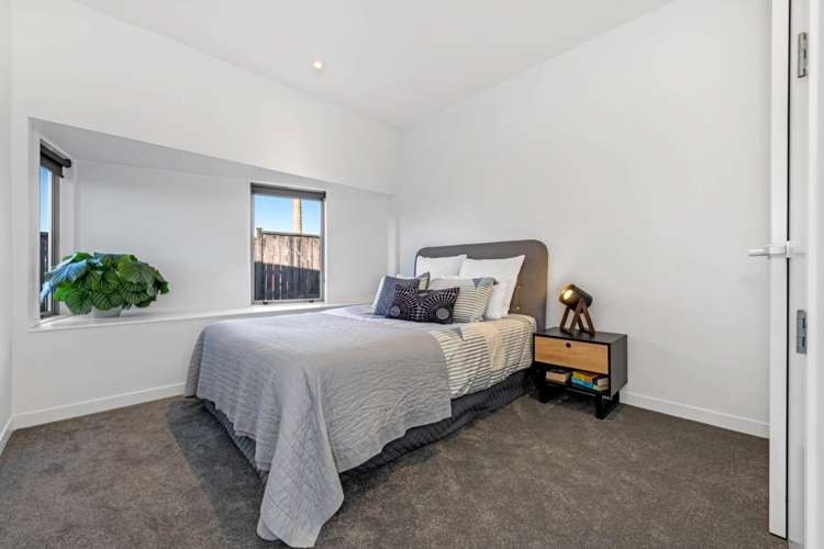 8 Intrepid Crescent Beachlands_31