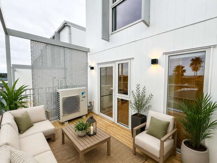 14/9 Aeroview Drive 1603_12