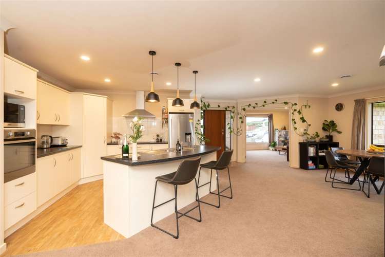 4 Sharaleigh Place Grandview Heights_2