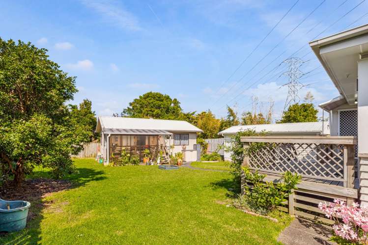 255 Te Atatu Road Te Atatu South_13