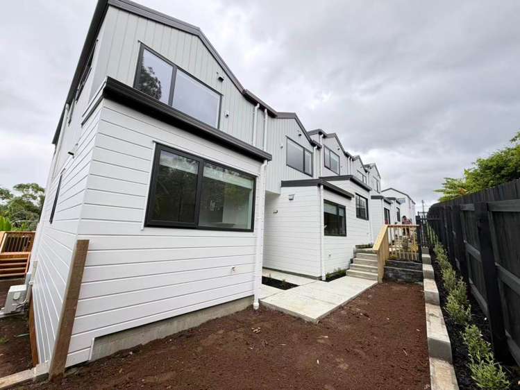 3/29 Crown Crescent Otara_1