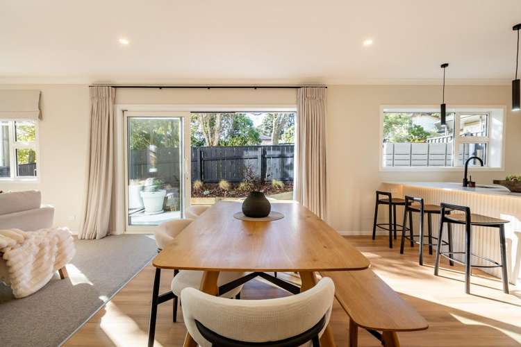 70a Heretaunga Square Silverstream_22