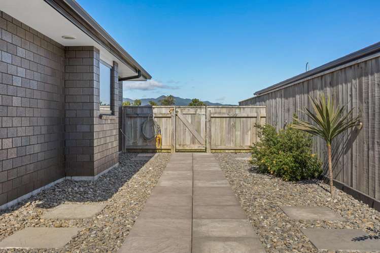 32 Honeyfield Drive Whalers Gate_31