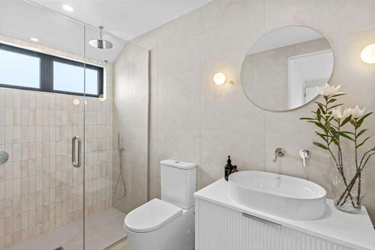 2/60 Innes Road Merivale_10