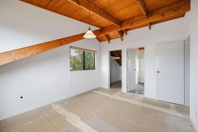 2/6 Maleme Avenue Belmont_12