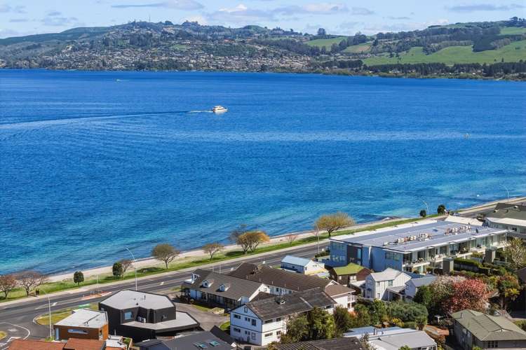 7/116 Lake Terrace Taupo_13