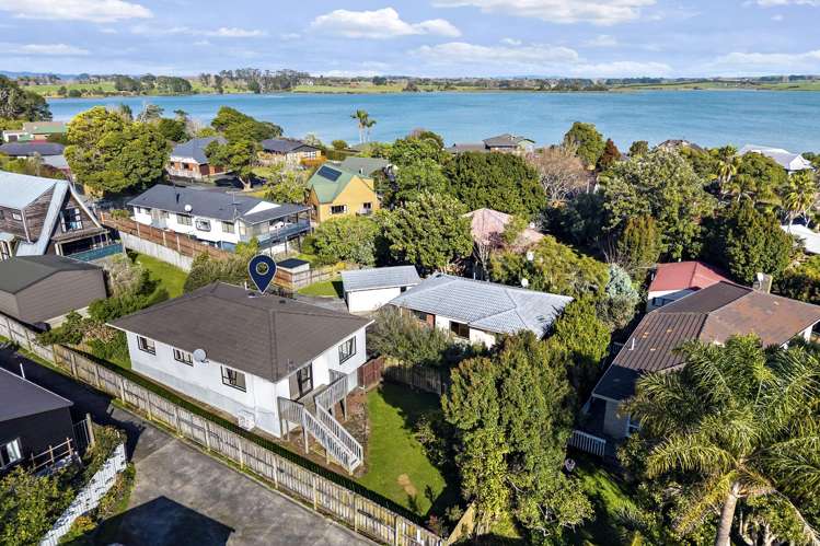 1 and 2/58 St Annes Crescent Wattle Downs_15