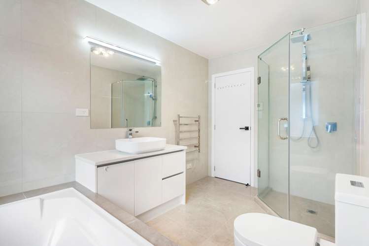 21 Frisken Road Flat Bush_19