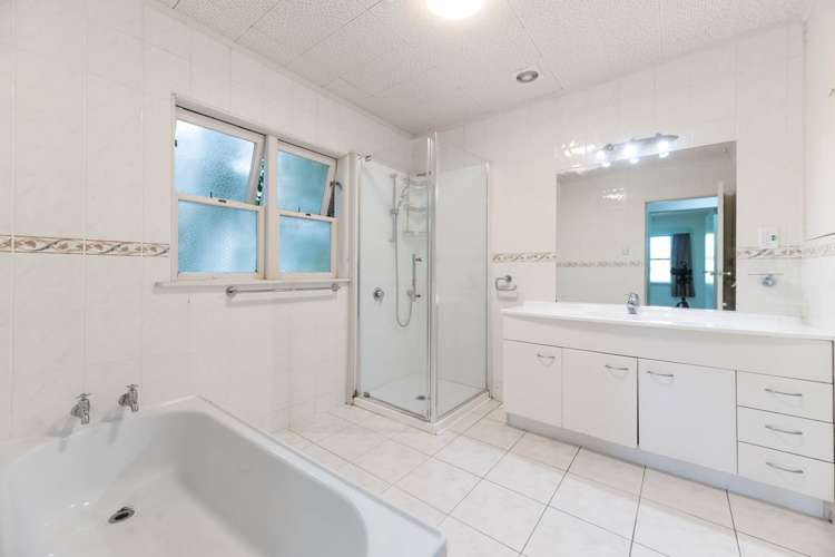 42 West Lynn Road Titirangi_17