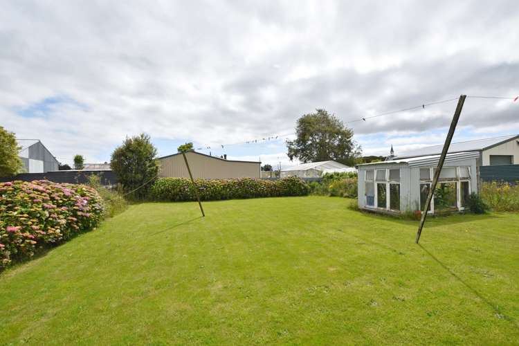 10 Bridge Street Tuatapere_17