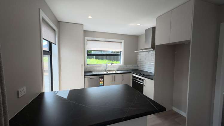 5/17 Simkin Street 11209_3
