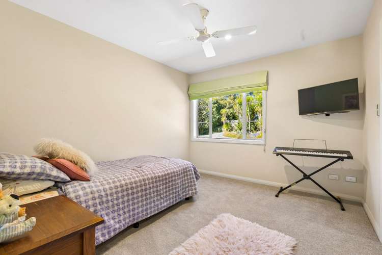 664 Redoubt Road Flat Bush_19