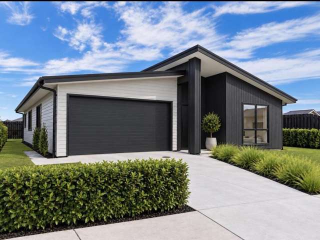 Double Garage living on Lake Reserve