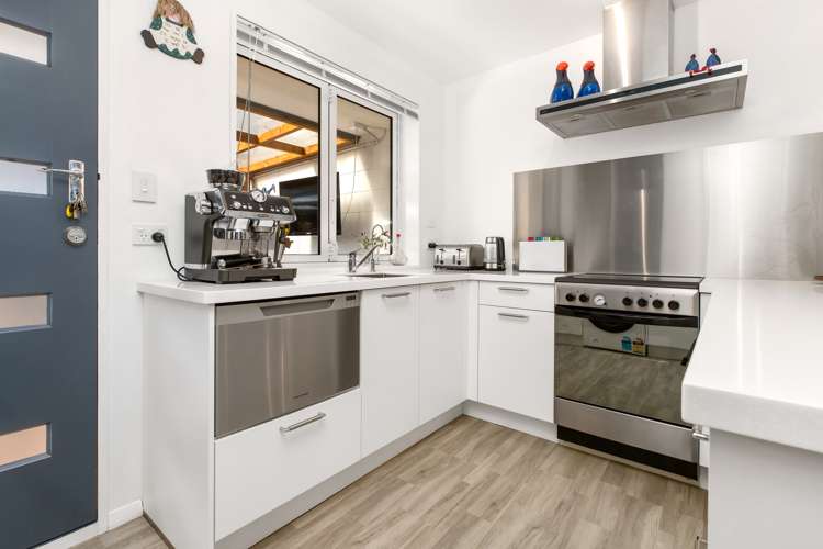 2/188 Hastings Street East Waltham_4