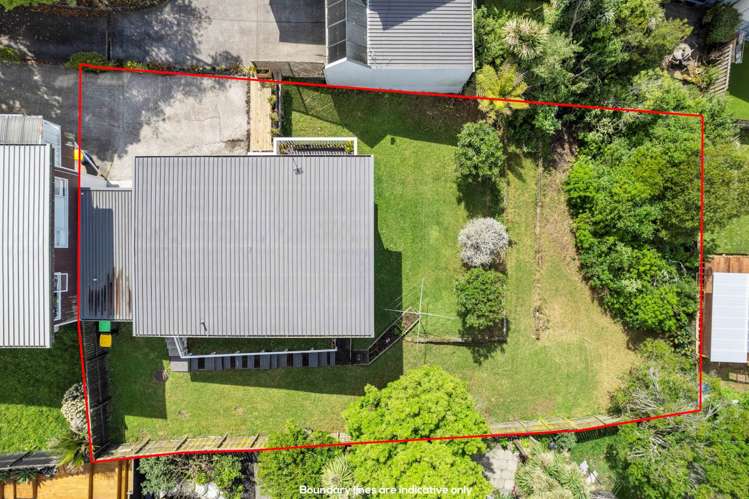 2/51a Target Road Totara Vale_12