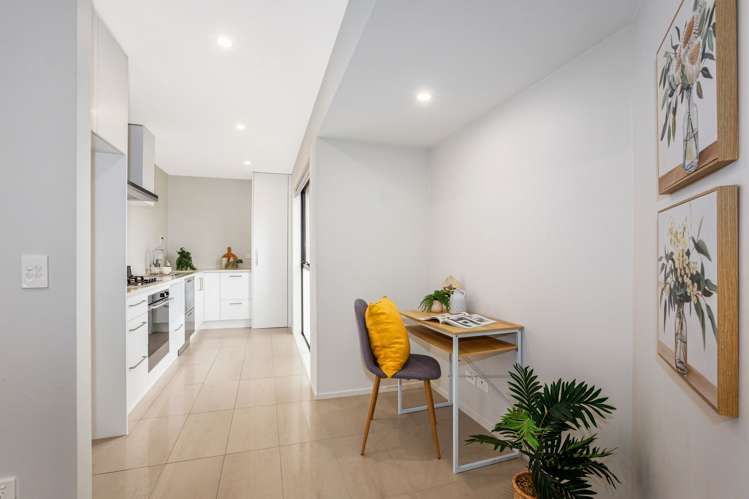 30 Red Beech Avenue Woodridge_9