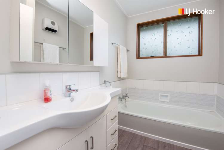 16 Wickliffe Street Mosgiel_14