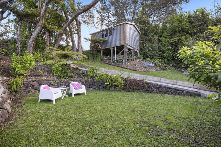 239 Golf Road Titirangi_16