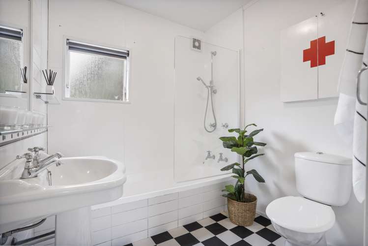 33 Foster Avenue Huia_8