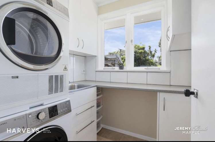 120 Vodanovich Road Te Atatu South_19