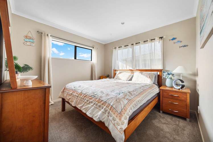 32 Aitkenhead Court Parakai_12