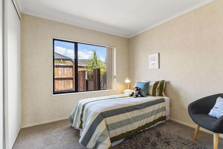 4 Greta Banks Place Wattle Downs_16