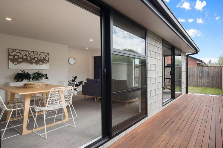 32a Harvard Road Burleigh_10