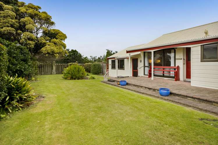 16 Heaphy Road Opunake_12