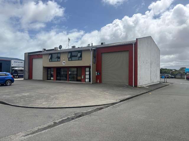 Versatile, Self-Contained Commercial Unit in a Prime Kapiti Location