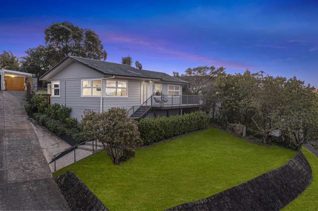 FREEHOLD, DOUBLE GLAZED - KAURI PARK ZONED!
