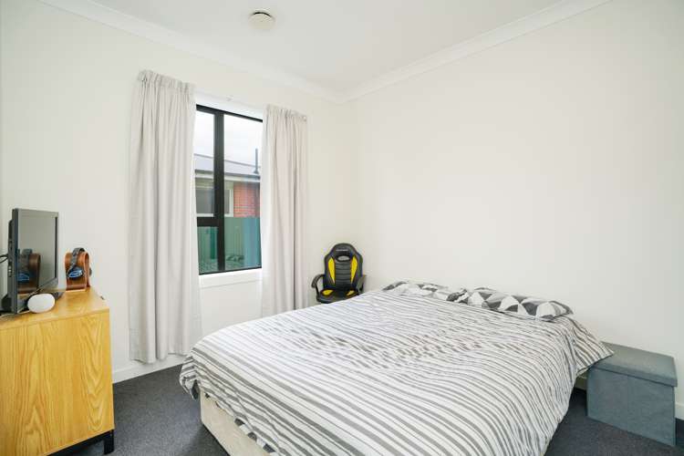 123 Bamborough Street Richmond_13