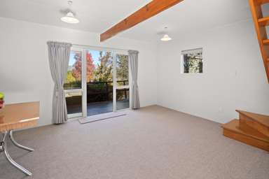 8 Chalet Crescent_3