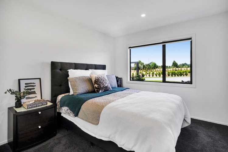 90 Peters Road Egmont Village_21