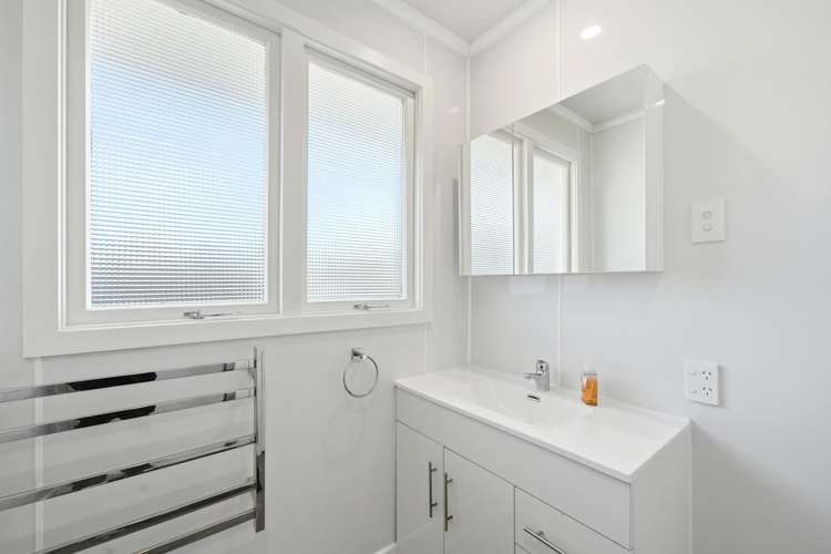 227 & 229 Bain Street Clifton_19