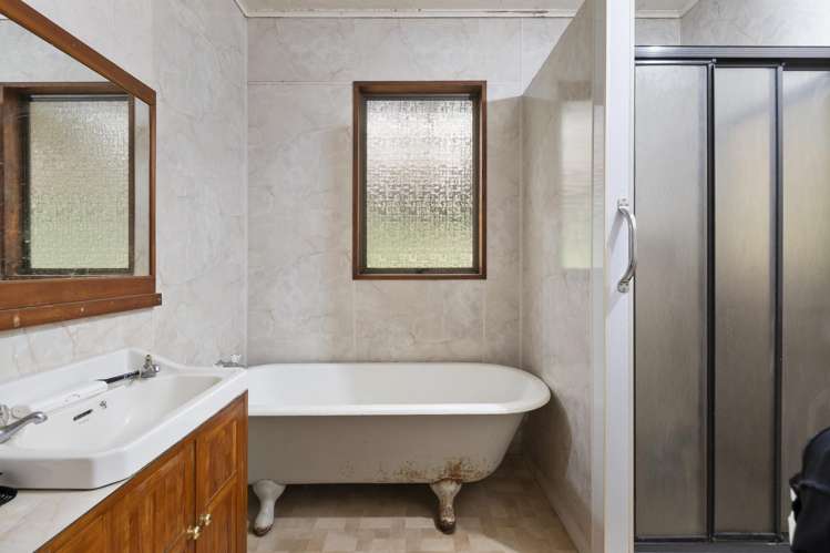 259 Albert Road Tokomaru_16