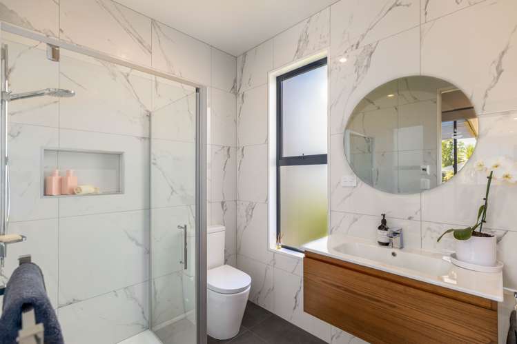 32 Carnaveron Drive Lincoln_18