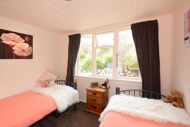 1412 Taieri Mouth Road Taieri Mouth_13