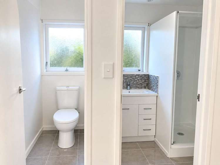 2/1 Yeovil Road Te Atatu Peninsula_5