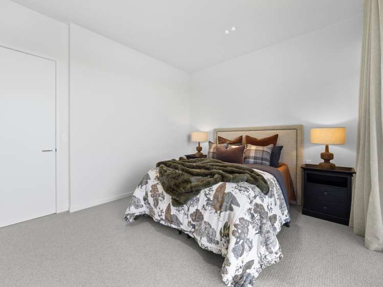 25 Bridgewater Quay Lake Hood_19