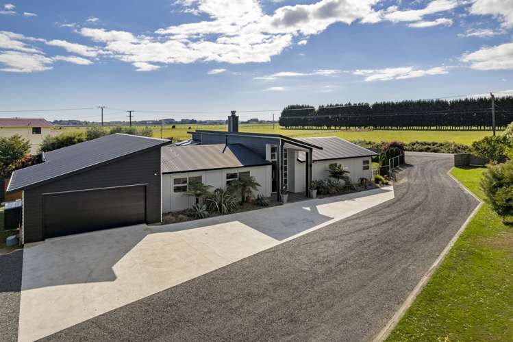51 Waikawa Beach Road_0