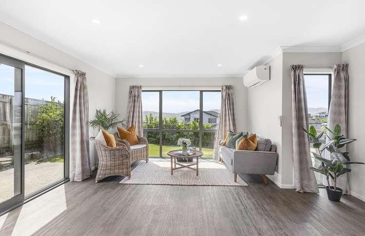 84 Endeavour Drive Whitby_4