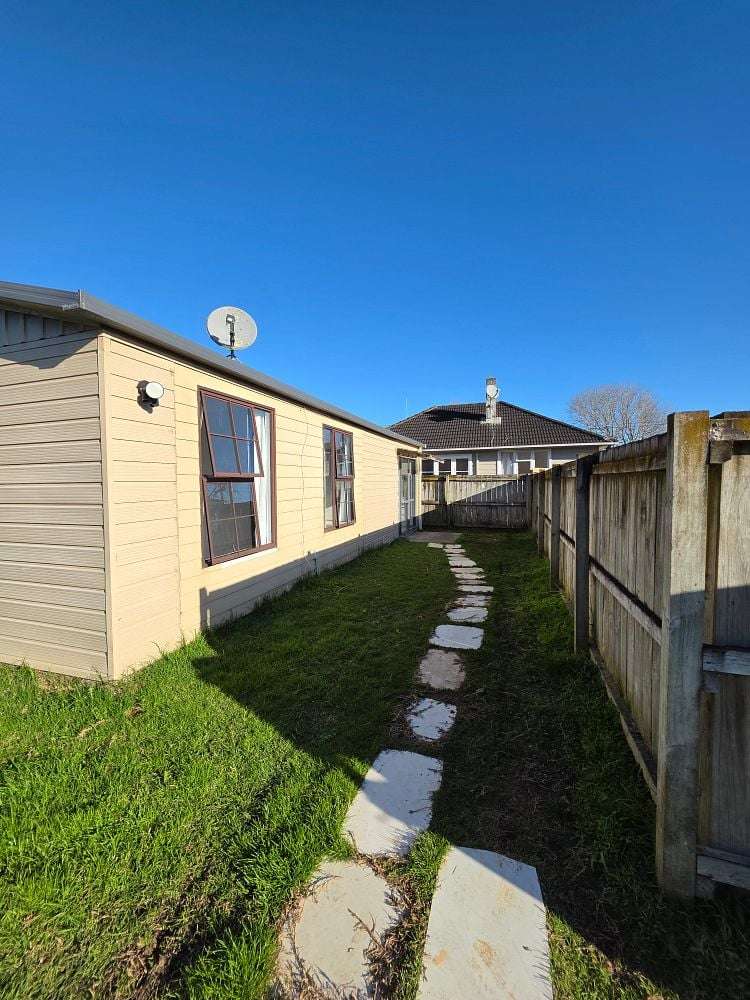 16 Clarkson Crescent Otara_16
