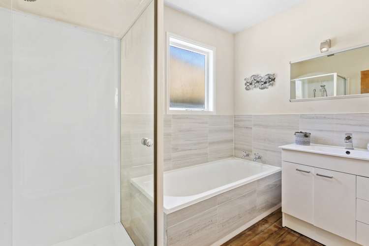 38 Larsen Crescent Tawa_6