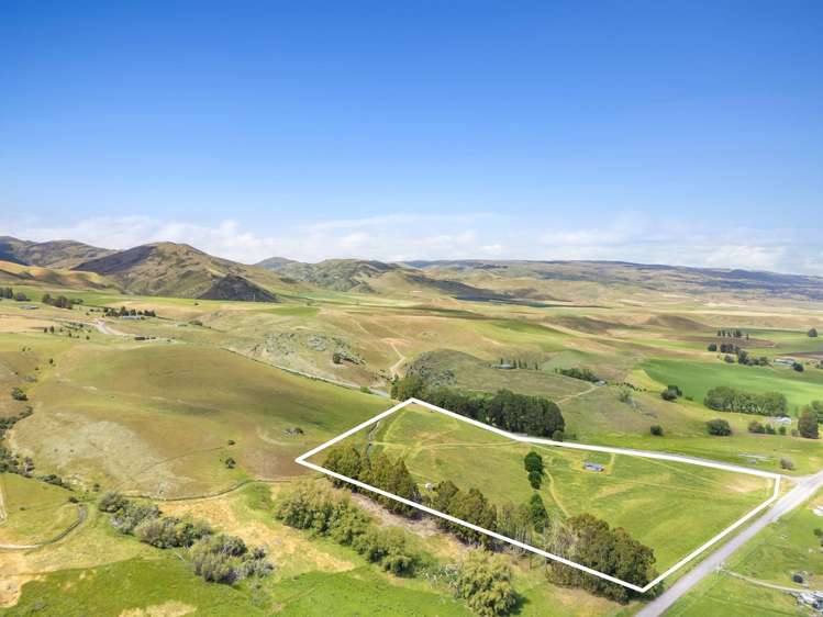 Cnr Ruffell and Ardgour Valley Roads Tarras_7