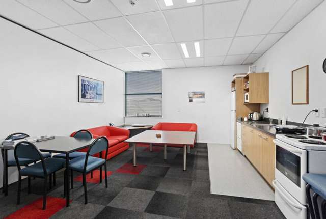 2/245 Blenheim Road Riccarton_4